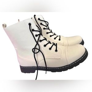 🆕 Women’s Memory Foam Queen Boots Flat Heel Size 11 Medium Shoes Ladies White